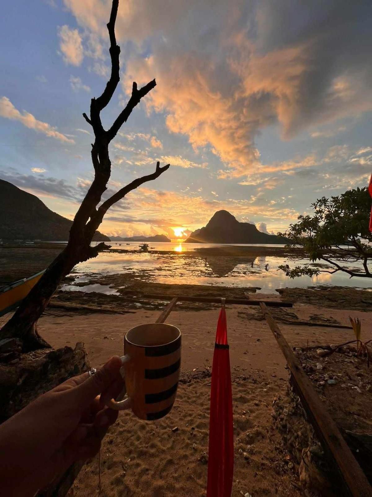 Oia Beach Hostel - El Nido Buitenkant foto